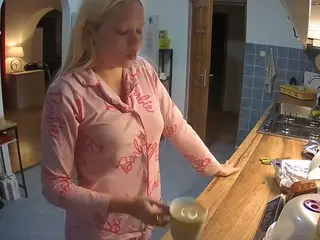 Julmodels Kitchen's Live Sex Cam Show