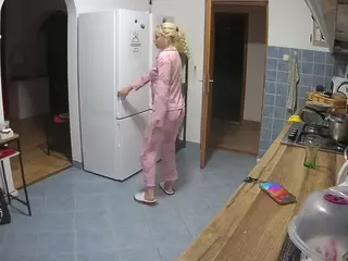 Julmodels Kitchen's Live Sex Cam Show