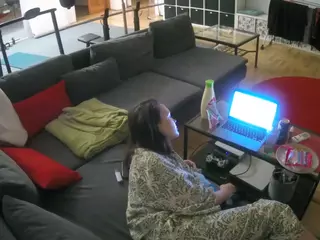 Julmodels Living-3's Live Sex Cam Show
