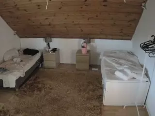 Julmodels Bedroom-C2's Live Sex Cam Show