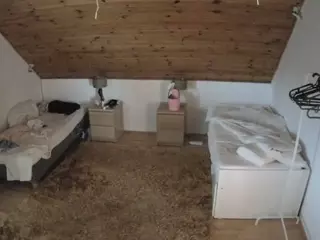 Julmodels Bedroom-C2's Live Sex Cam Show