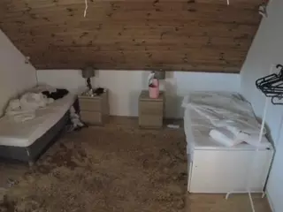 Julmodels Bedroom-C2's Live Sex Cam Show