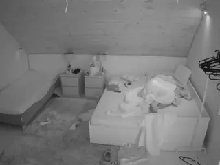 Julmodels Bedroom-C2's Live Sex Cam Show