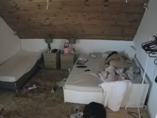 Julmodels Bedroom-C2's Live Sex Cam Show