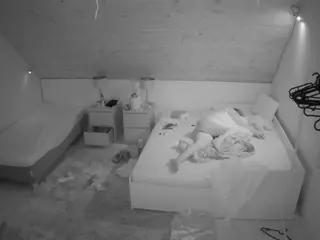 Julmodels Bedroom-C2's Live Sex Cam Show