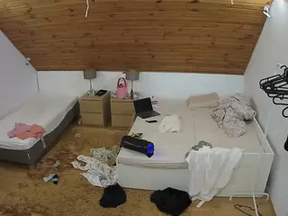 Julmodels Bedroom-C2's Live Sex Cam Show
