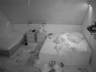Julmodels Bedroom-C2's Live Sex Cam Show