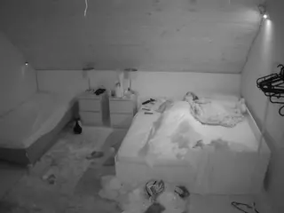 Julmodels Bedroom-C2's Live Sex Cam Show