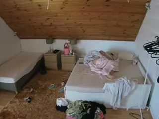 Julmodels Bedroom-C2's Live Sex Cam Show