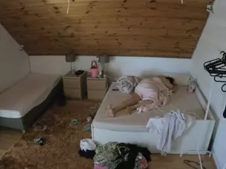 Julmodels Bedroom-C2's Live Sex Cam Show