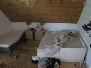Julmodels Bedroom-C2's Live Sex Cam Show