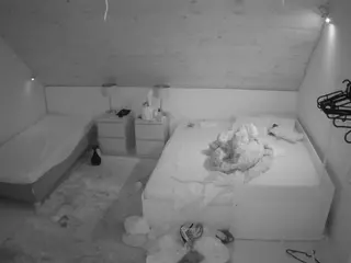 Julmodels Bedroom-C2's Live Sex Cam Show
