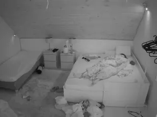 Julmodels Bedroom-C2's Live Sex Cam Show