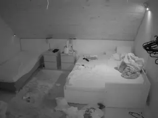 Julmodels Bedroom-C2's Live Sex Cam Show