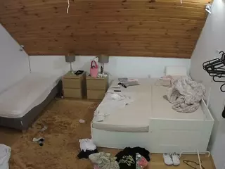 Julmodels Bedroom-C2's Live Sex Cam Show