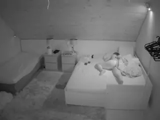 Julmodels Bedroom-C2's Live Sex Cam Show