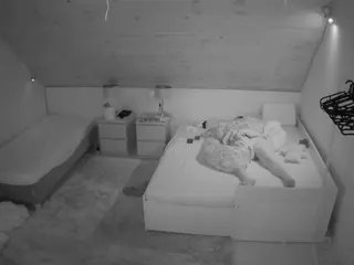 Julmodels Bedroom-C2's Live Sex Cam Show