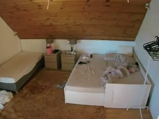 Julmodels Bedroom-C2's Live Sex Cam Show
