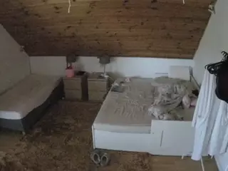 Julmodels Bedroom-C2's Live Sex Cam Show