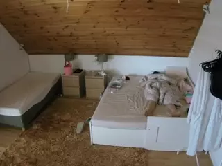 Julmodels Bedroom-C2's Live Sex Cam Show