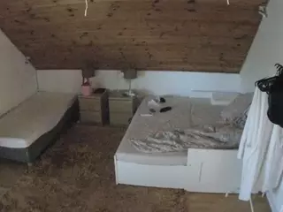 Julmodels Bedroom-C2's Live Sex Cam Show
