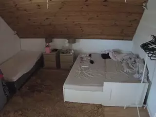 Julmodels Bedroom-C2's Live Sex Cam Show