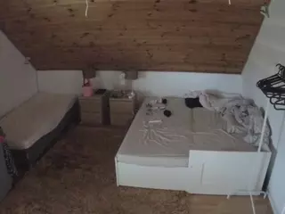 Julmodels Bedroom-C2's Live Sex Cam Show