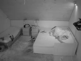 Julmodels Bedroom-C2's Live Sex Cam Show