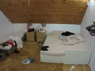 Julmodels Bedroom-C2's Live Sex Cam Show