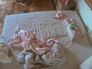 Julmodels Bedroom-C3's Live Sex Cam Show