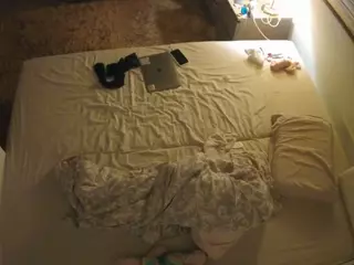 Julmodels Bedroom-C3's Live Sex Cam Show