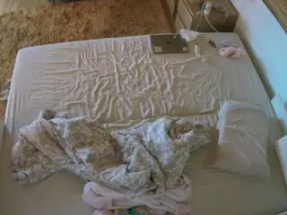 Julmodels Bedroom-C3's Live Sex Cam Show