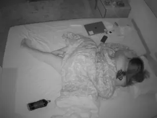Julmodels Bedroom-C3's Live Sex Cam Show