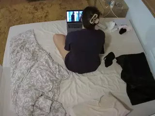 Julmodels Bedroom-C3's Live Sex Cam Show