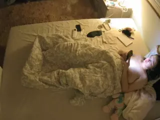 Julmodels Bedroom-C3's Live Sex Cam Show