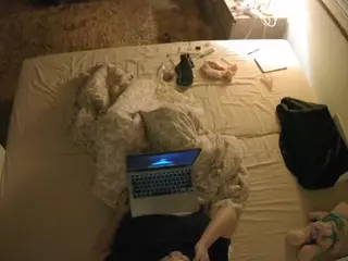 Julmodels Bedroom-C3's Live Sex Cam Show