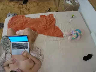Julmodels Bedroom-C3's Live Sex Cam Show