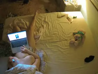 Julmodels Bedroom-C3's Live Sex Cam Show