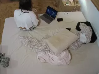 Julmodels Bedroom-C3's Live Sex Cam Show