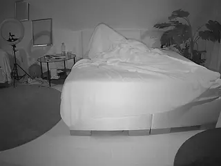 Julmodels Bedroom-A 2's Live Sex Cam Show
