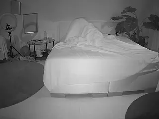 Julmodels Bedroom-A 2's Live Sex Cam Show