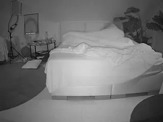 Julmodels Bedroom-A 2's Live Sex Cam Show