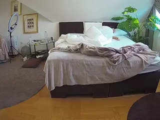 Julmodels Bedroom-A 2's Live Sex Cam Show