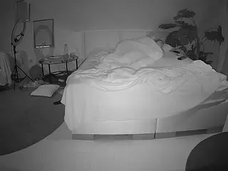 Julmodels Bedroom-A 2's Live Sex Cam Show