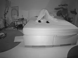 Julmodels Bedroom-A 2's Live Sex Cam Show