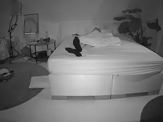 Julmodels Bedroom-A 2's Live Sex Cam Show