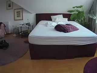 Julmodels Bedroom-A 2's Live Sex Cam Show