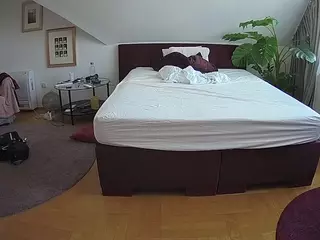 Julmodels Bedroom-A 2's Live Sex Cam Show