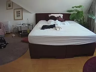 Julmodels Bedroom-A 2's Live Sex Cam Show