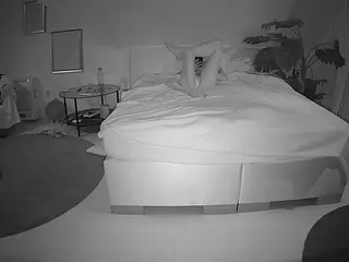Julmodels Bedroom-A 2's Live Sex Cam Show